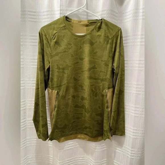 Lululemon camo long sleeve shirt - Picture 1 of 6